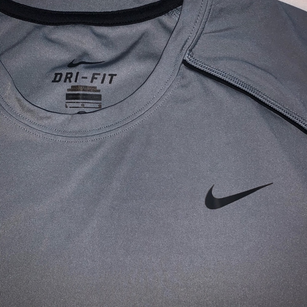 Nike Men’s Dri Fit Training Shirt NWOT